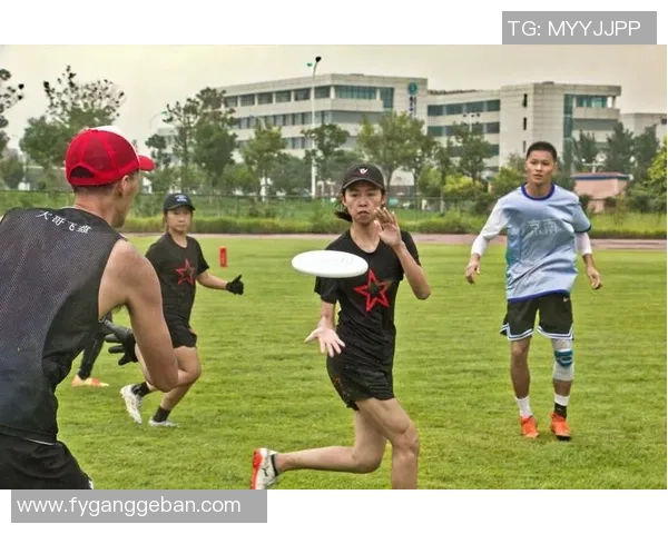 飞盘竞技背后的心理力量：深入成都飞盘队的心态与训练探讨